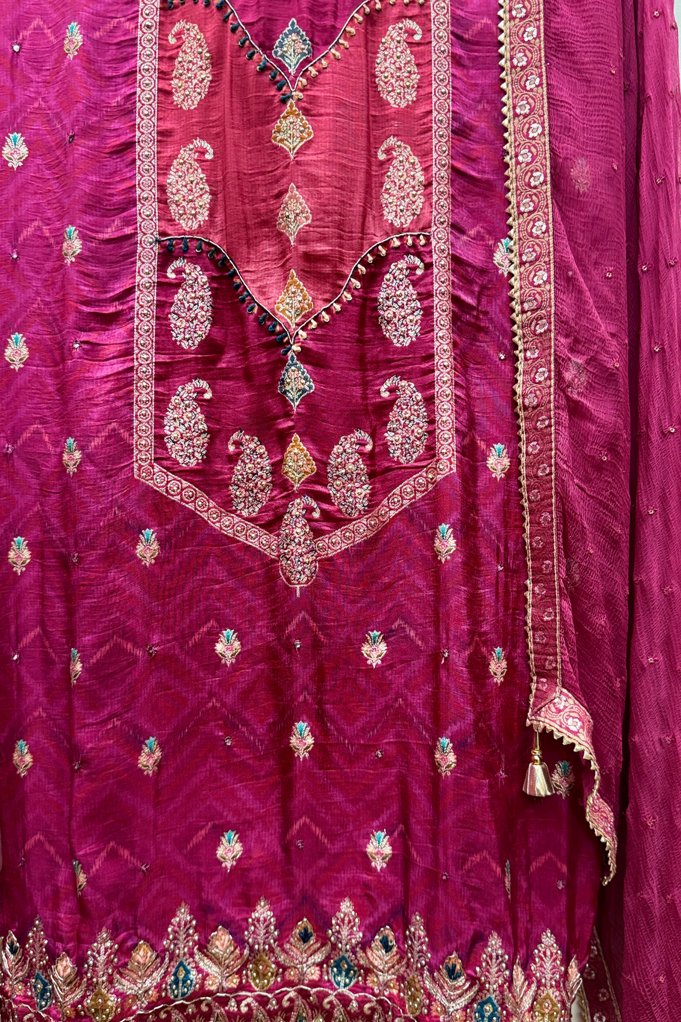 ira party 011 neck ira party 011 neck